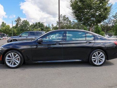Used 2017 BMW 750i xDrive image 23
