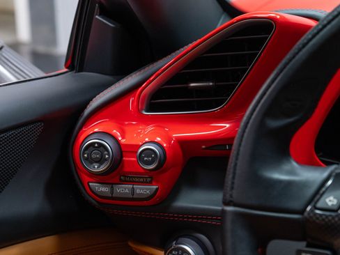 Used 2016 Ferrari 488 GTB RWD image 17