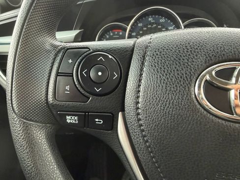 Used 2015 Toyota Corolla LE FWD image 26