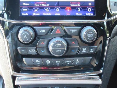 Used 2020 Jeep Grand Cherokee Altitude image 23