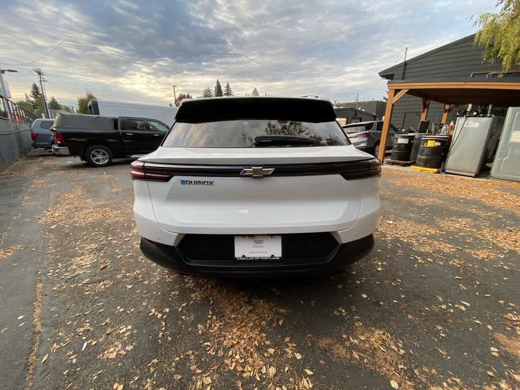 Used 2026 Chevrolet Equinox EV LT FWD image 5