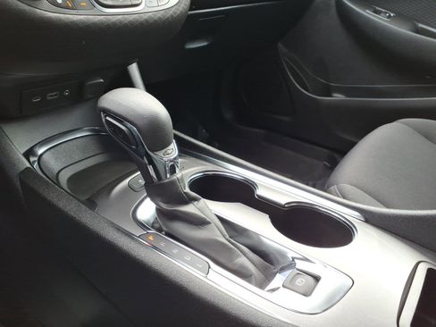 Used 2025 Chevrolet Malibu LT FWD image 21
