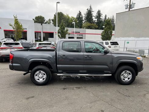 Used 2020 Toyota Tacoma SR AWD/4WD image 3
