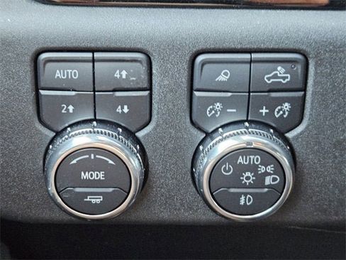 New 2025 GMC Sierra 2500 SLE w/ SLE Value Package; image 21