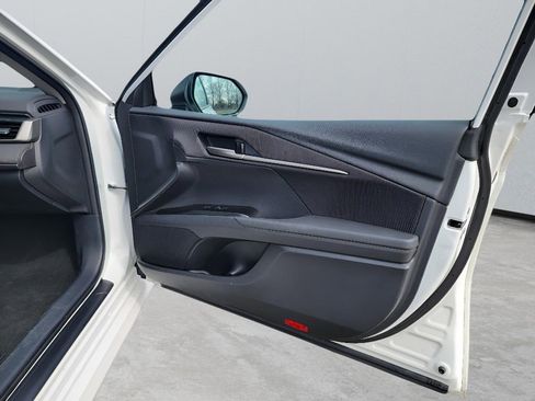 Used 2025 Toyota Camry LE image 29