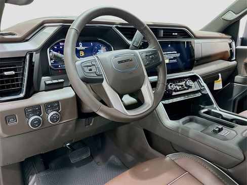 New 2025 GMC Sierra 2500 Denali w/ Denali Reserve Package image 12