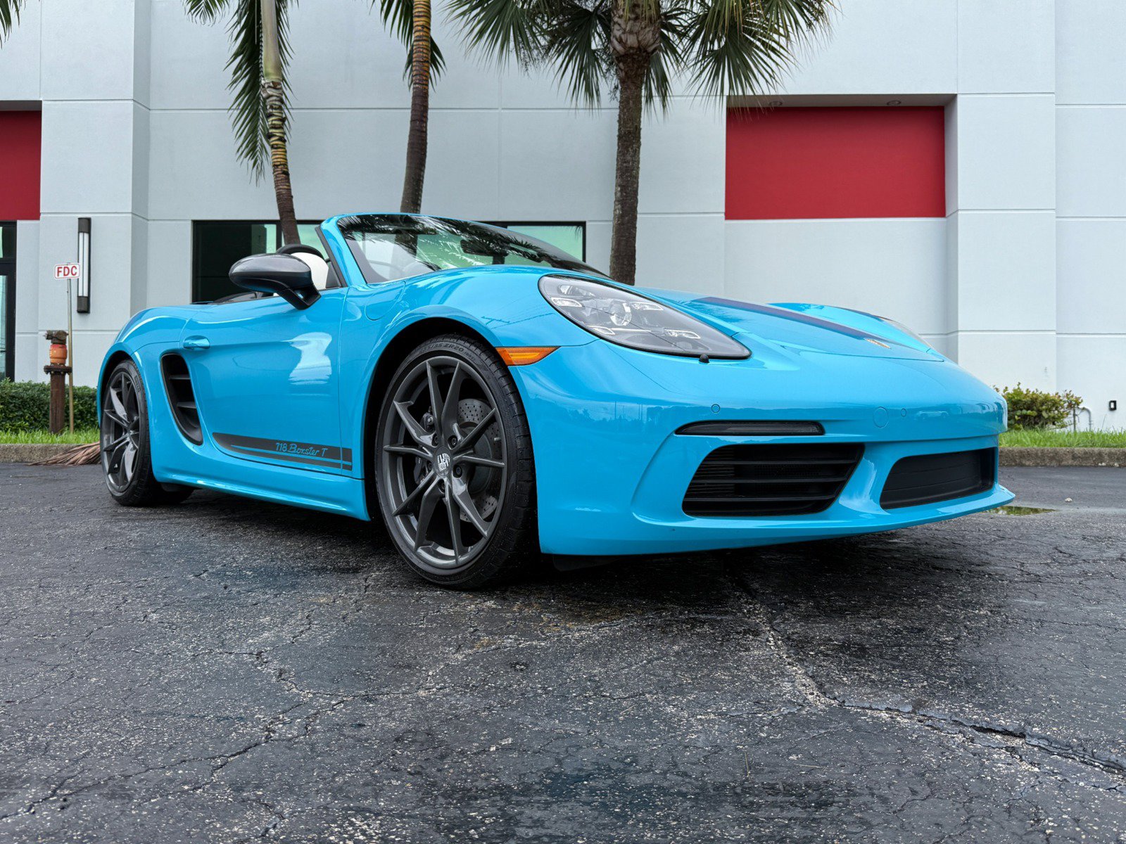 Used 2021 Porsche 718 Boxster RWD image 3