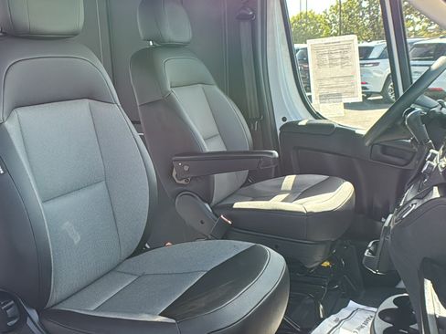 Used 2025 RAM ProMaster 2500 w/ Convenience Group FWD image 14