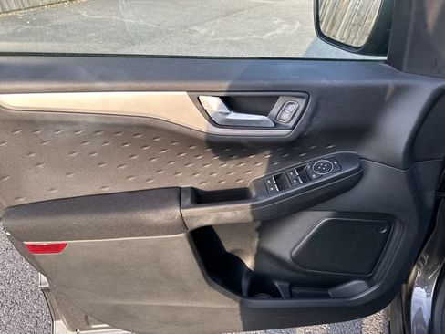 Used 2020 Ford Escape SE FWD image 15