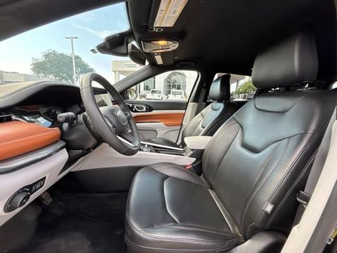 Certified 2024 Jeep Compass Limited AWD/4WD image 9