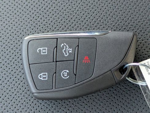 New 2025 GMC Sierra 2500 SLT w/ SLT Premium Package image 31