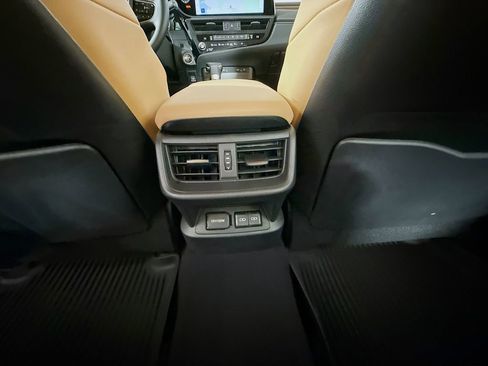 Certified 2025 Lexus ES 300h w/ Premium Package image 26