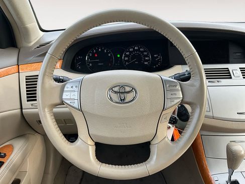 Used 2006 Toyota Avalon XLS image 13