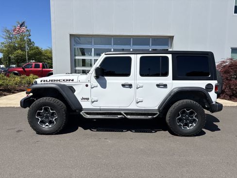 Used 2023 Jeep Wrangler Unlimited Rubicon AWD/4WD image 2