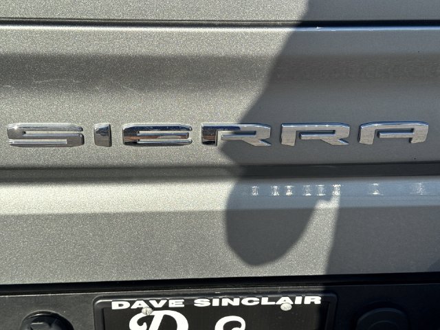 Used 2025 GMC Sierra 1500 SLT AWD/4WD image 31