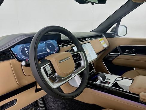 New 2026 Land Rover Range Rover SE image 9