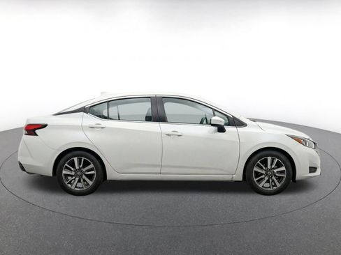 Used 2025 Nissan Versa SV FWD image 9