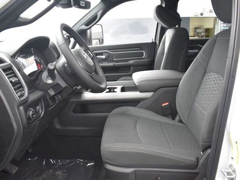 New 2025 RAM 2500 Big Horn AWD/4WD image 11