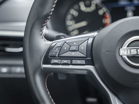 Used 2025 Nissan Altima 2.5 SR image 32