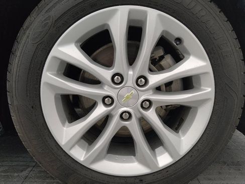 Used 2018 Chevrolet Malibu LT w/ LPO, Convenience Package 2 FWD image 31