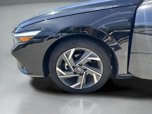 Used 2025 Hyundai Elantra Sport image 24