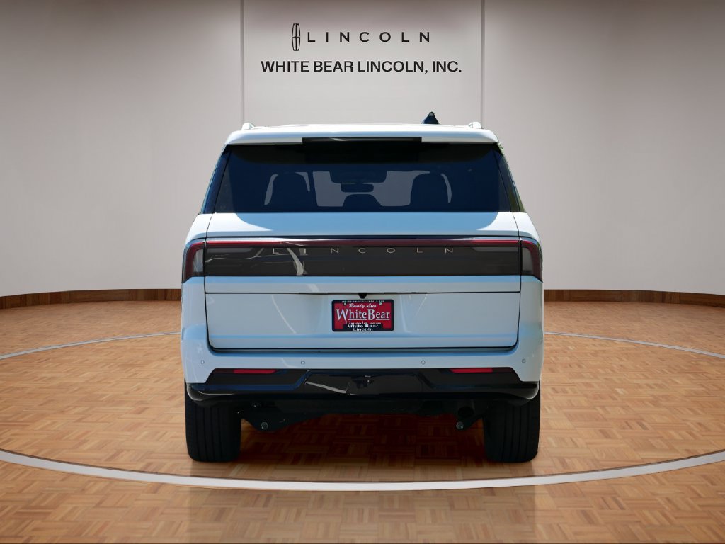 Used 2022 Chevrolet Suburban Premier AWD/4WD image 7