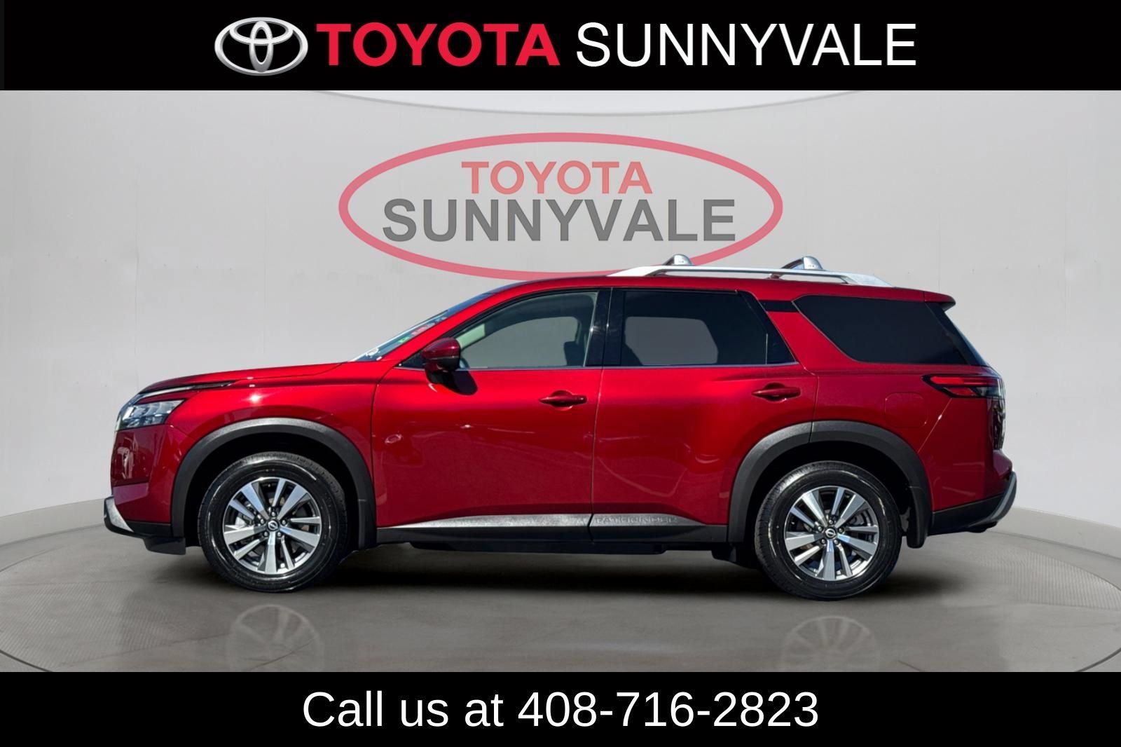 Used 2024 Nissan Pathfinder SL FWD image 6
