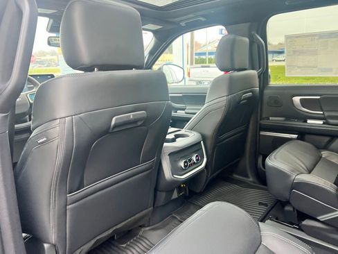 New 2025 Ford Expedition Max Platinum w/ Stealth Performance Package image 28