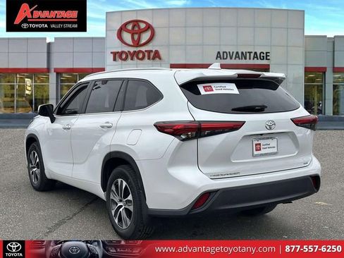 Used 2023 Toyota Highlander XLE image 5