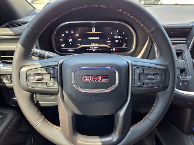 Used 2023 GMC Yukon AT4 w/ Technology Package AWD/4WD image 31