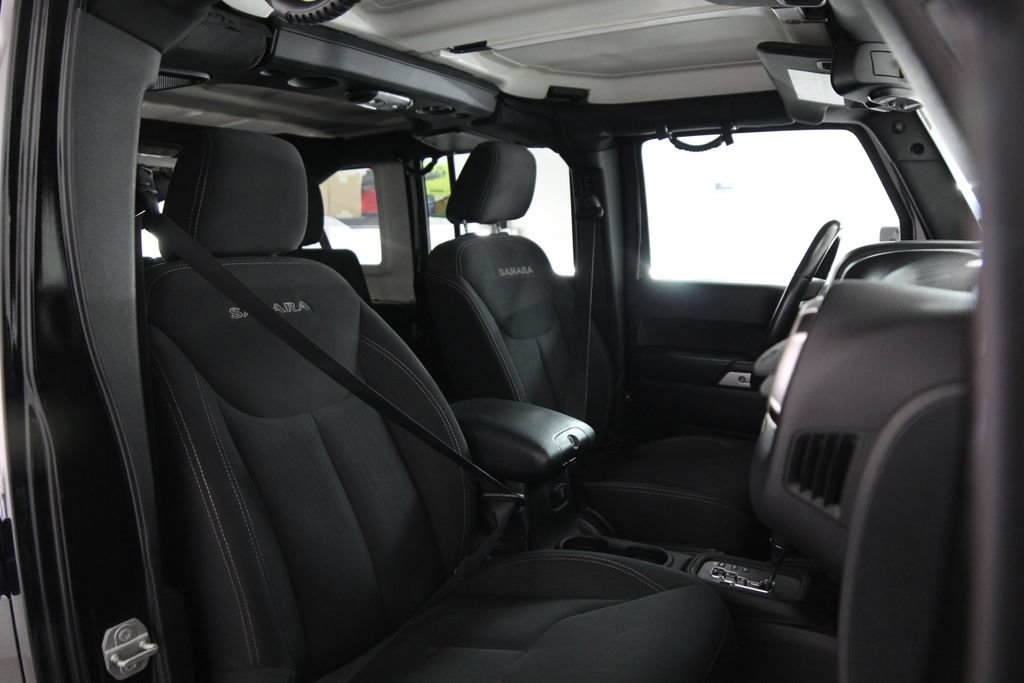 Used 2018 Jeep Wrangler Unlimited Sahara AWD/4WD image 54