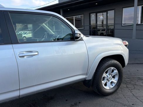 Used 2018 Toyota 4Runner SR5 Premium image 4