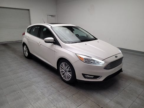 Used 2018 Ford Focus Titanium w/ Titanium Technology Package FWD image 13