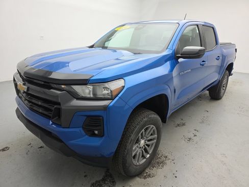 Used 2023 Chevrolet Colorado LT w/ LT Convenience Package II AWD/4WD image 6
