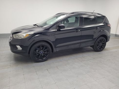 Used 2018 Ford Escape SE w/ SE Sport Appearance Package FWD image 2