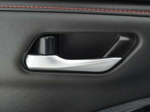Used 2025 Nissan Sentra SR w/ Midnight Edition FWD image 12