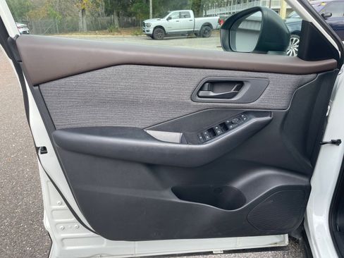 Used 2023 Nissan Rogue S image 20