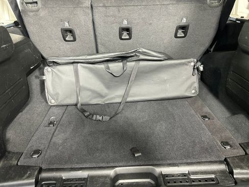 Used 2024 Jeep Wrangler Unlimited Rubicon image 20