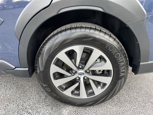 Certified 2025 Subaru Outback Premium w/ Popular Package #1A image 8