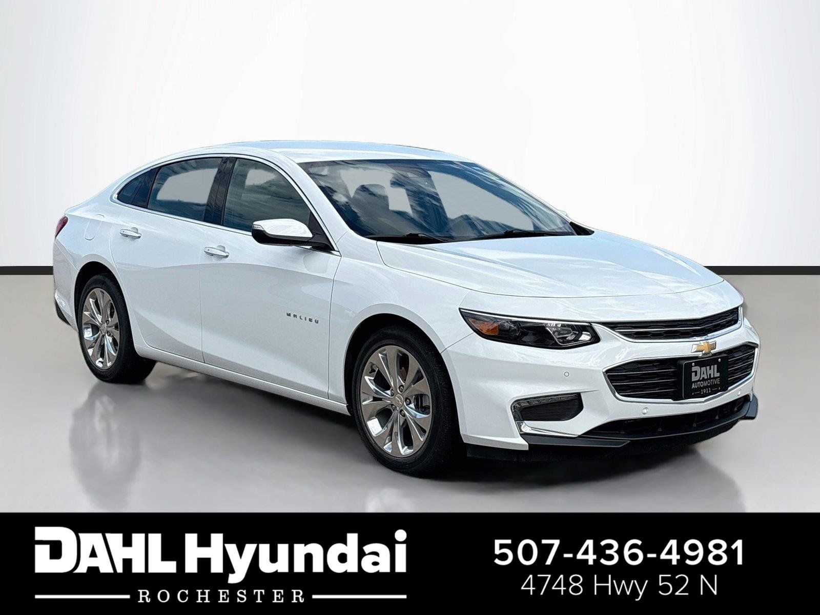 Used 2018 Chevrolet Malibu Premier w/ Driver Confidence Package FWD image 1