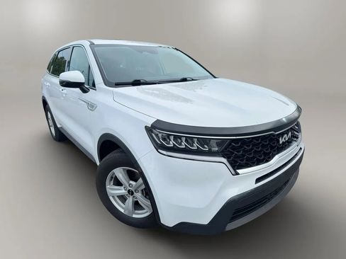 Used 2022 Kia Sorento LX FWD image 2