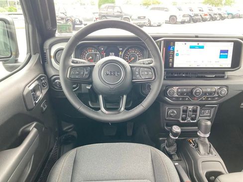 New 2025 Jeep Gladiator Sport image 14