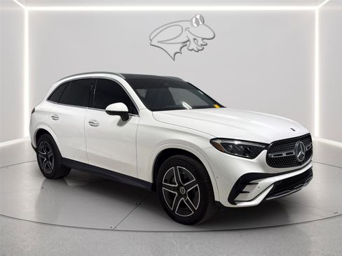 Used 2025 Mercedes-Benz GLC 300 4MATIC image 7