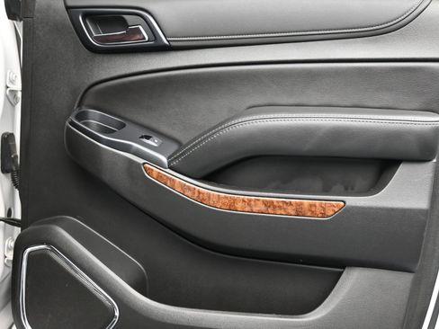 Used 2020 Chevrolet Suburban Premier w/ Premier Plus Edition image 11