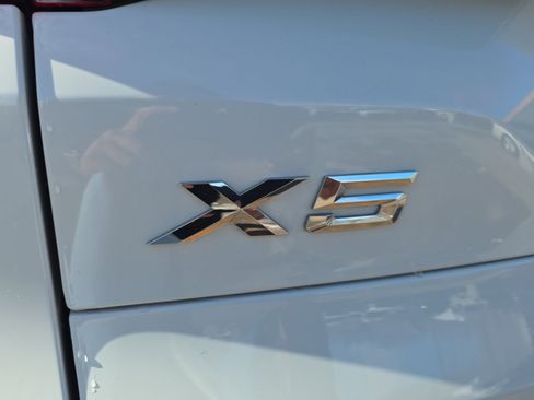 Used 2019 BMW X5 xDrive40i w/ M Sport Package image 18