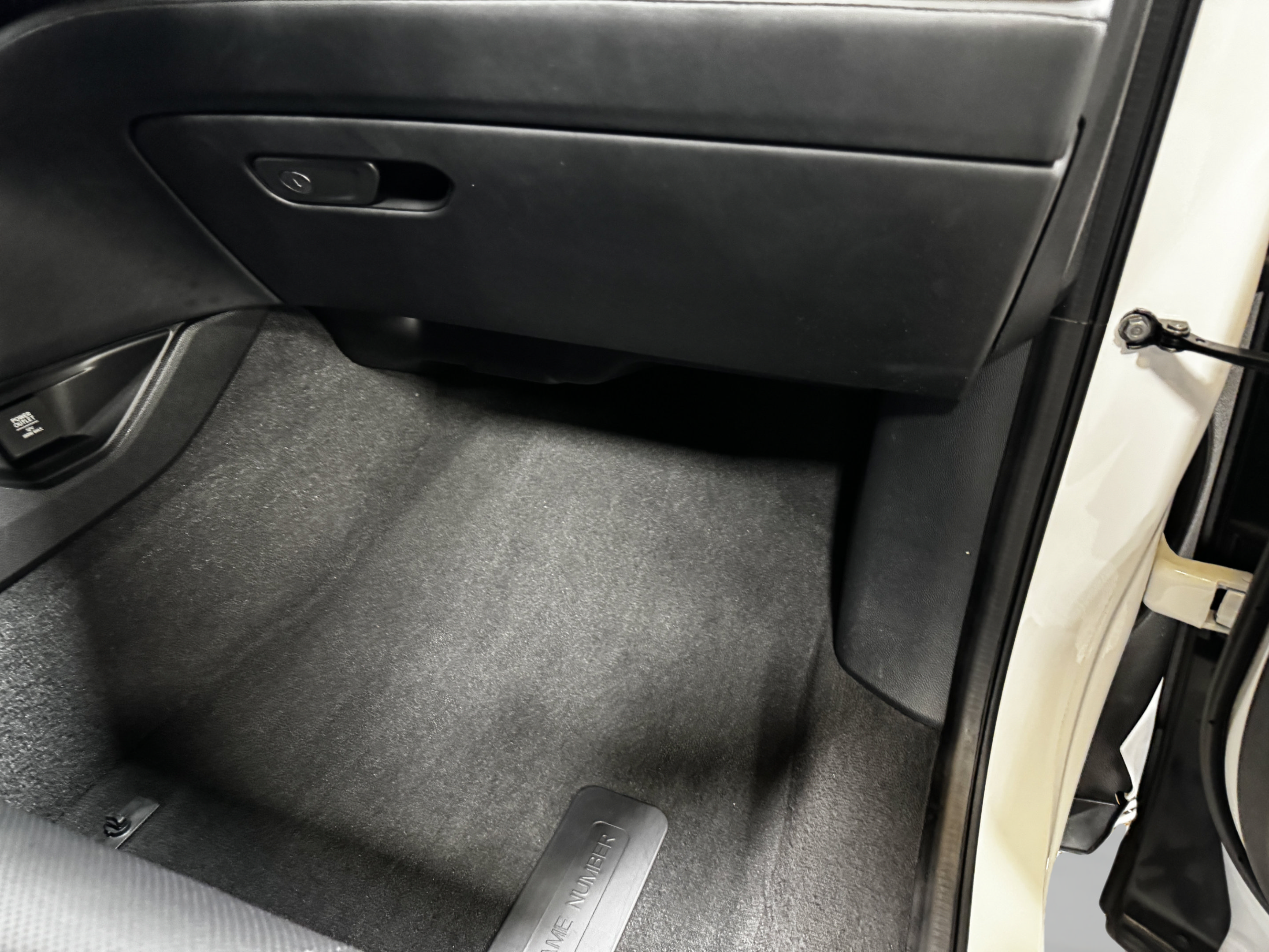 Certified 2024 Acura MDX w/ Technology Package FWD image 31