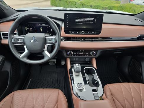 Used 2025 Mitsubishi Outlander SEL FWD image 9