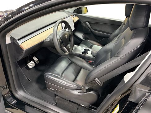 Certified 2022 Tesla Model Y Performance AWD/4WD image 9