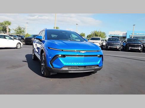 New 2026 Chevrolet Equinox EV LT image 25