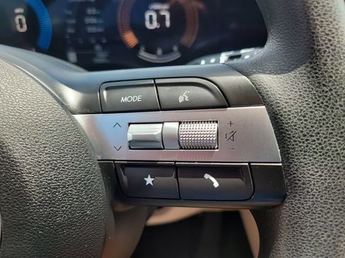 Used 2025 Hyundai Tucson SE FWD image 29